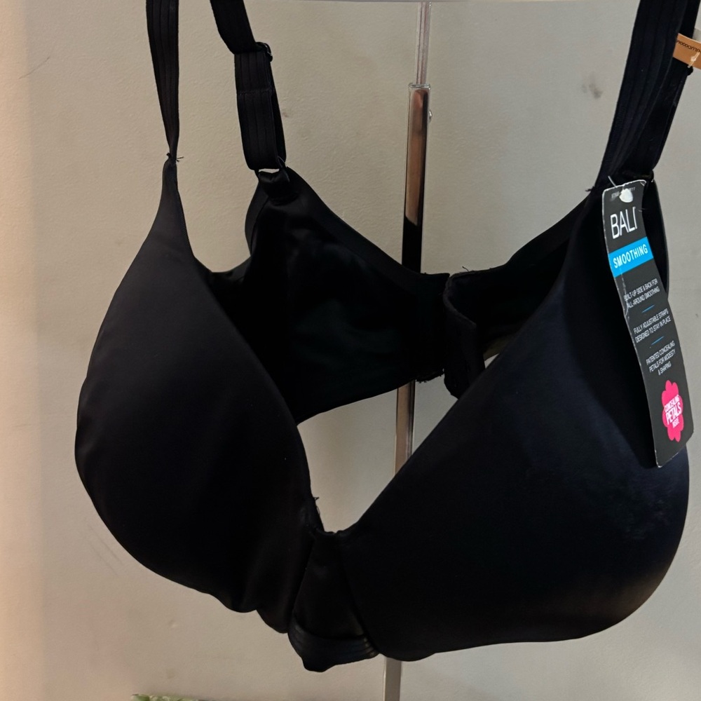 Bali Smoothing Black Bra 36DD NWT - Picture 2 of 9